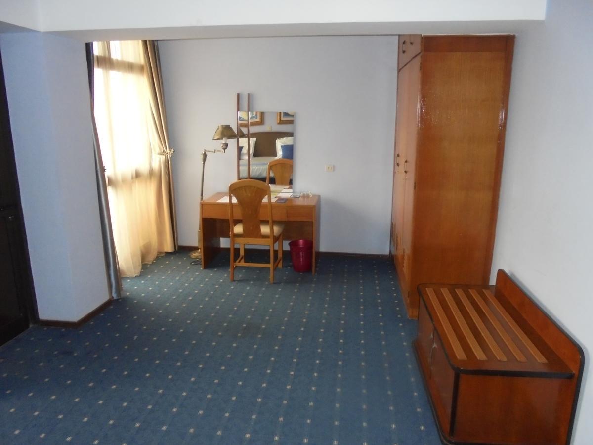 Global Hotel Аддис-Абеба Экстерьер фото